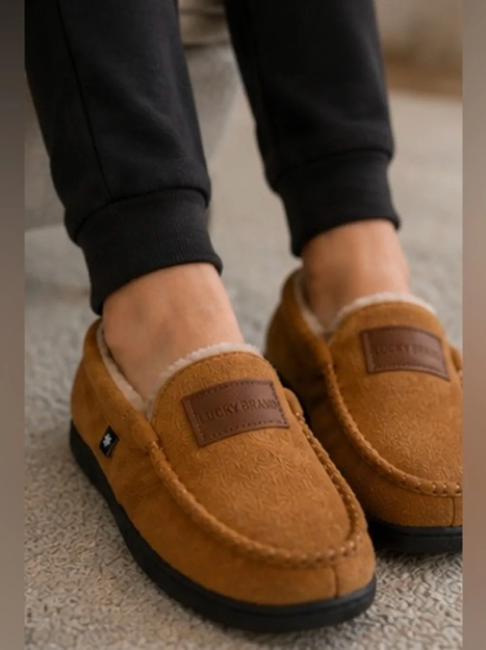 BNWOT Lucky Brand Boys Big Kid SZ6 Tan Faux Fur Moccasin Slippers Indoor/Outdoor